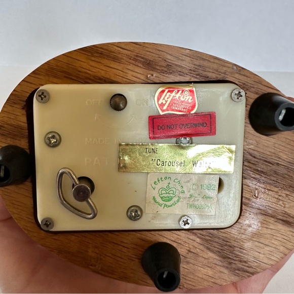 Vintage Carousel Musical Moving Horse-  Carousel Collection - Picture 8 of 11